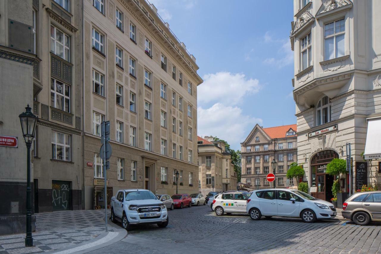 Cozy And Classy Apartment In The Old Town Praga Esterno foto
